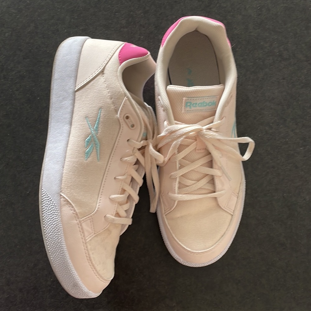 Reebok Vector Smash Pastel Sneakers